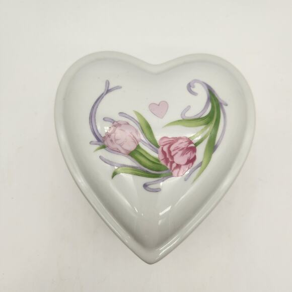 Vintage‎ Large Heart-Shaped Ceramic Trinket Box With Tulip Motif & Hearts Boho - Picture 1 of 9